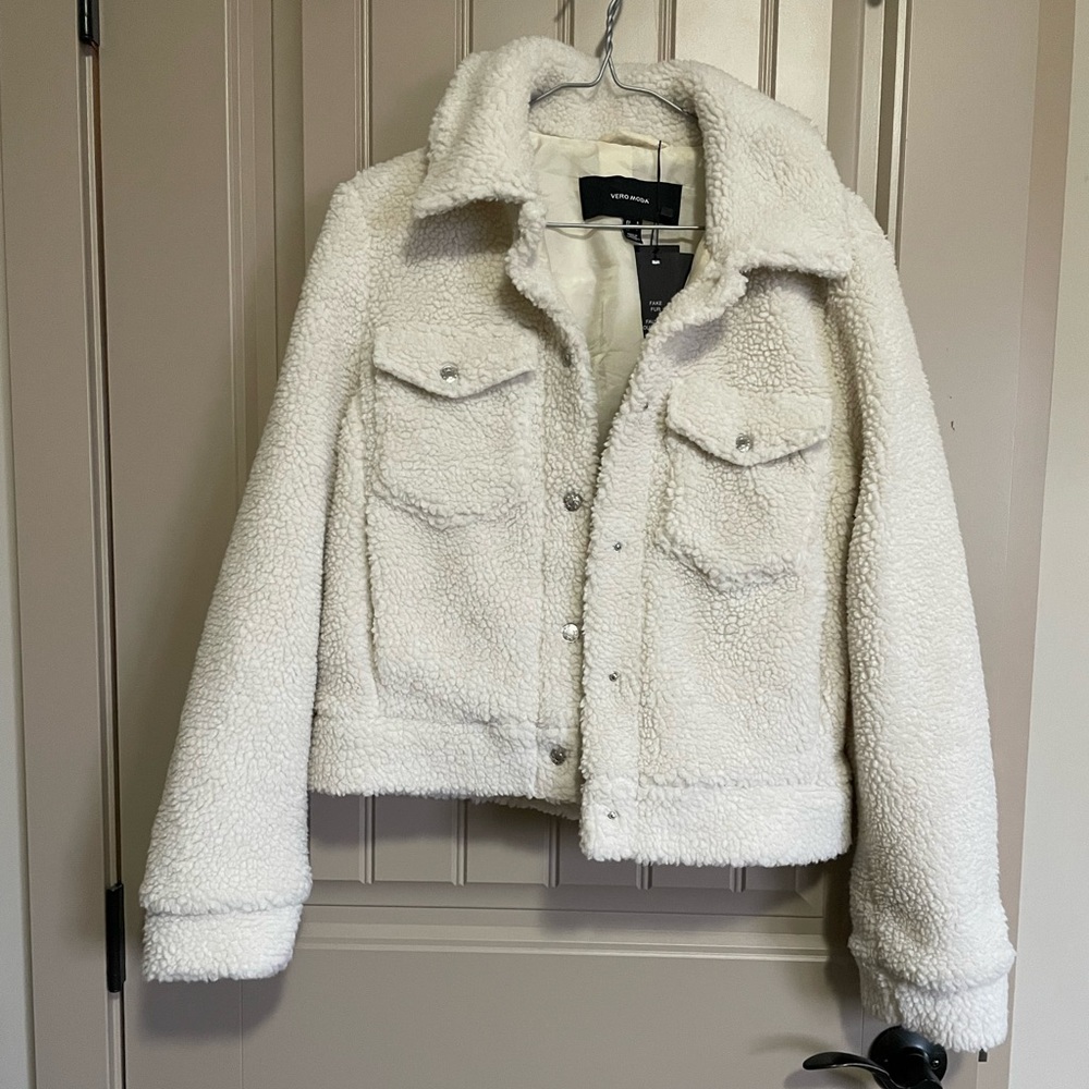 NEW vero moda cropped Sherpa coat WOMENS small